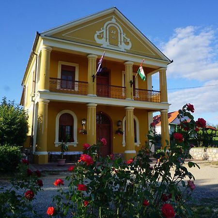 Apartamento Joe Bácsi Rezidenciája Kisharsány Exterior foto