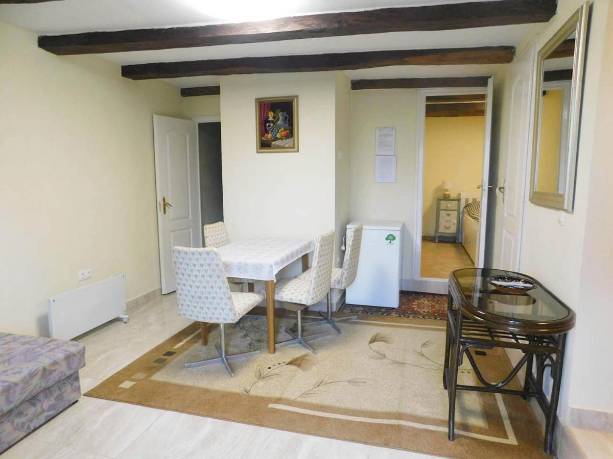 Apartamento Joe Bácsi Rezidenciája Kisharsány Habitación foto