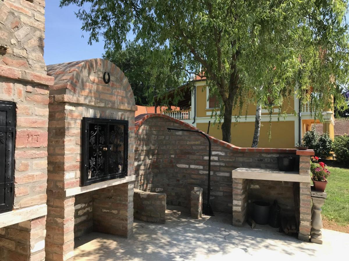 Apartamento Joe Bácsi Rezidenciája Kisharsány Exterior foto