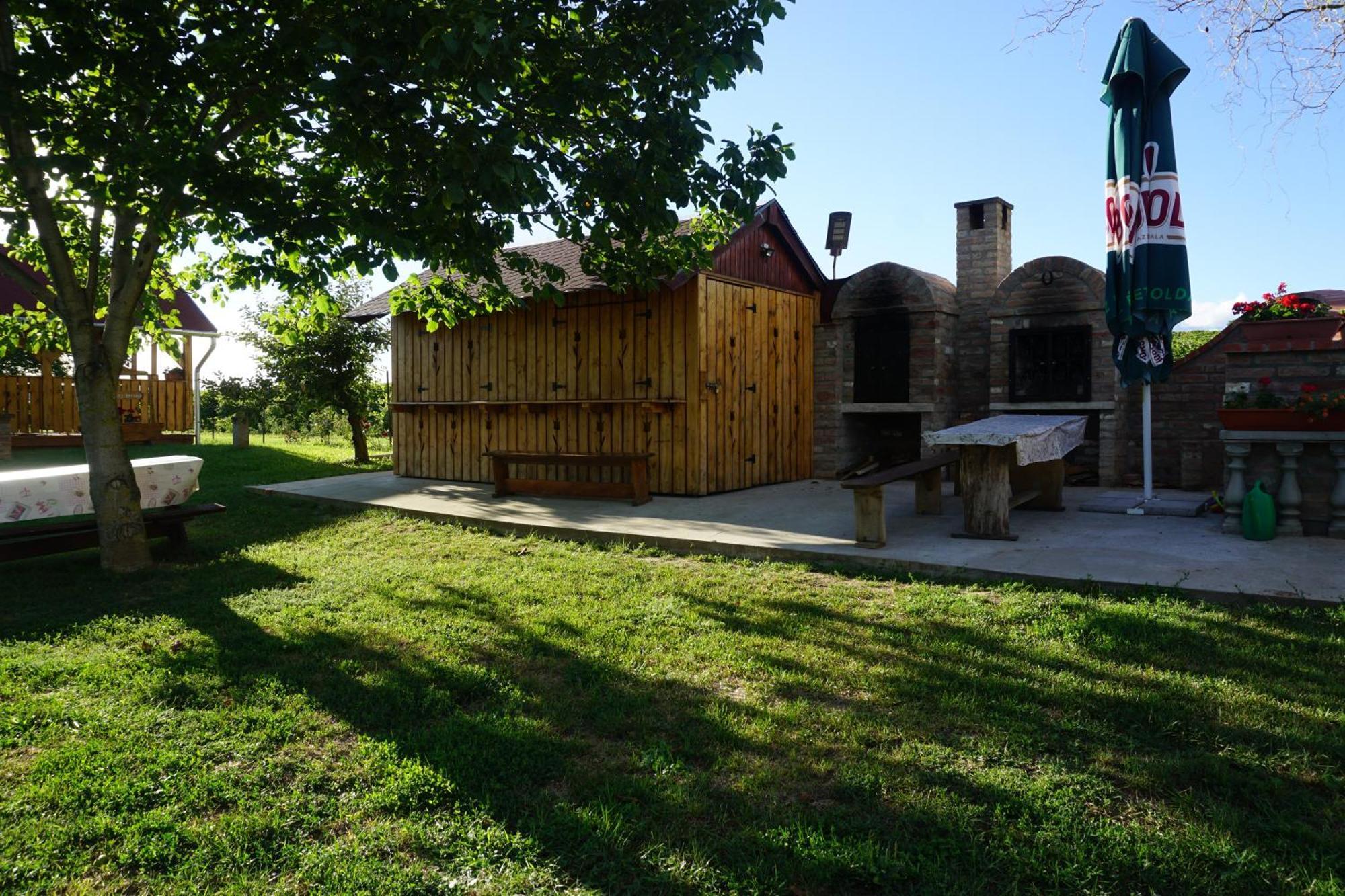 Apartamento Joe Bácsi Rezidenciája Kisharsány Exterior foto